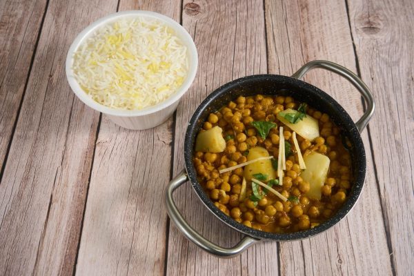Alu Choley (vegan, spicy)